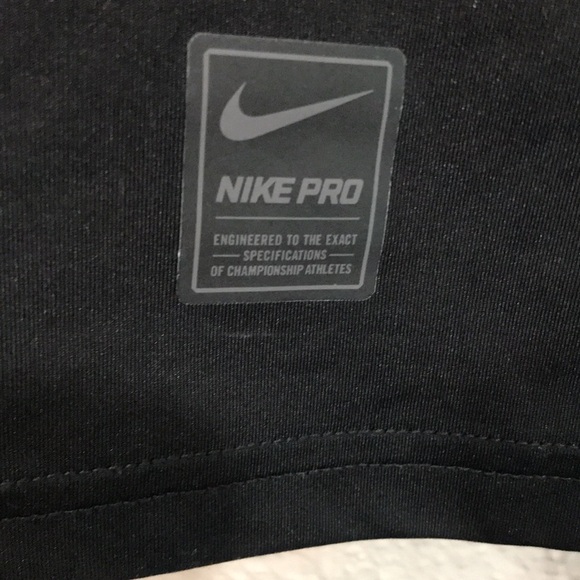 NIKE Mens Pro Fitted Black with Gray Screen Print  Top size L - Picture 2 of 13